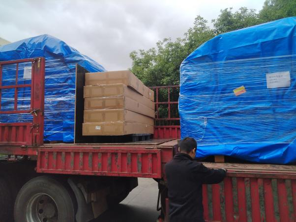 Eastimage의 EI-100100 X선 보안 스캐너가 버스 터미널 보안 검색용으로 성공적으로 배송되었습니다.